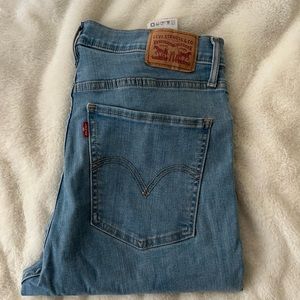 Levi’s Mile High Super Skinny, Size 32Wx30L, lightly distressed